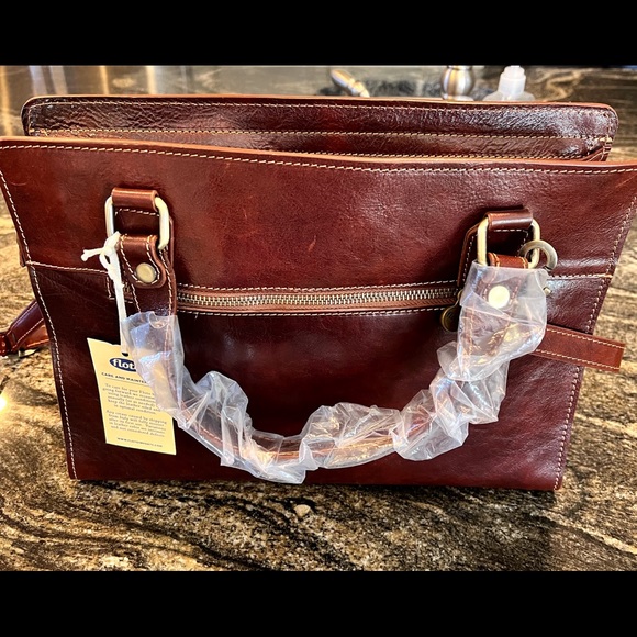 floto Handbags - NWT floto purse